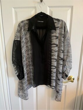 Religion Women’s Black & Gray Patterned Button-Down Shirt